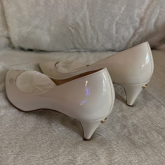 COACH Sloane Patent Leather Pump Chalk 9 B (M) - Picture 6 of 15